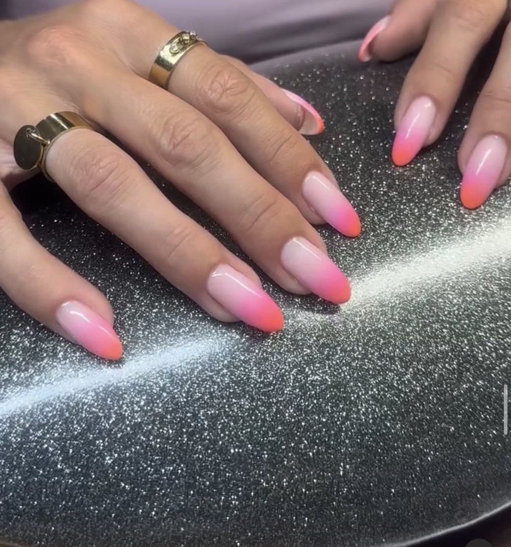 Double babycolor dégradé rose sur ongles en gel